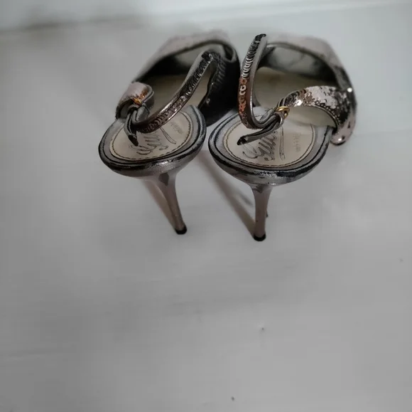 Gucci Sequin Open Toe Silver Hardware Pumps Sandals Size 9/5 US Women Authentic - Picture 3 of 8